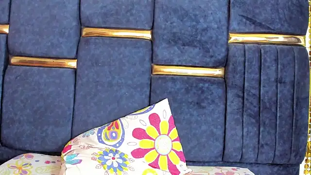 skaysanchez1 online show from November 21, 2025, 7:46 pm