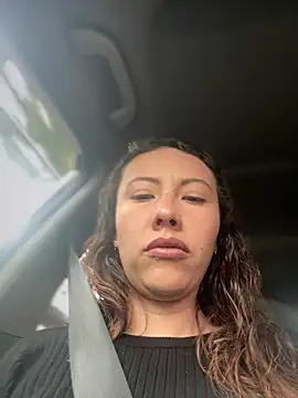 im lorein online show from March 11, 2025, 1:12 pm