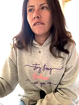 im lorein online show from November 23, 2025, 6:40 pm