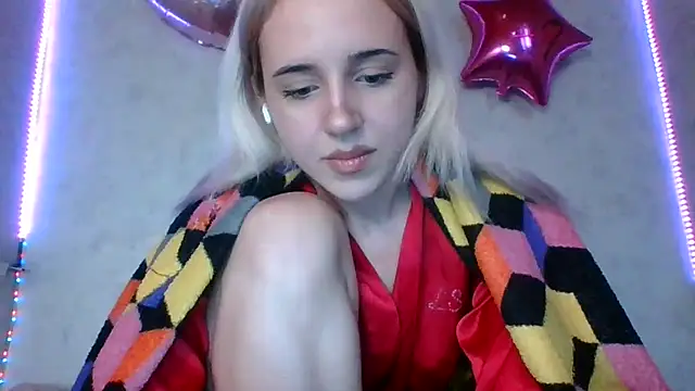 Snapshot of Puregirlaa chatting on March 8, 2025, 11:37 am Puregirlaa online show from March 8, 2025, 11:37 am