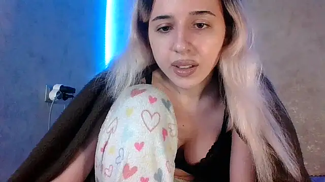 Snapshot of Puregirlaa chatting on November 28, 2025, 3:45 pm Puregirlaa online show from November 28, 2025, 3:45 pm