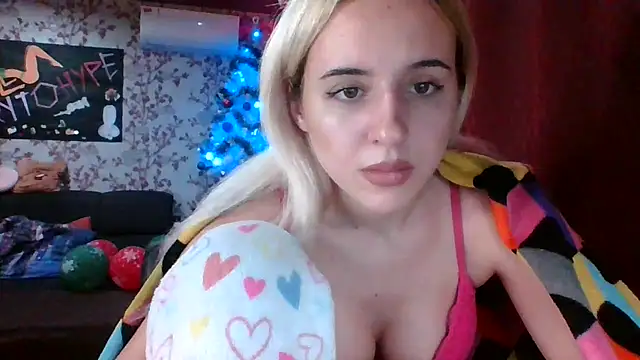 Snapshot of Puregirlaa chatting on January 8, 2025, 3:50 pm Puregirlaa online show from January 8, 2025, 3:50 pm