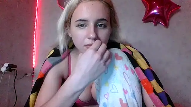 Snapshot of Puregirlaa chatting on February 27, 2025, 5:47 pm Puregirlaa online show from February 27, 2025, 5:47 pm