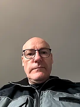 bogland33 online show from November 3, 2025, 8:29 am