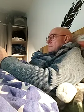 Snapshot of bogland33 chatting on January 31, 2026, 7:34 pm bogland33 online show from January 31, 2026, 7:34 pm