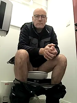 bogland33 online show from October 6, 2025, 10:05 am