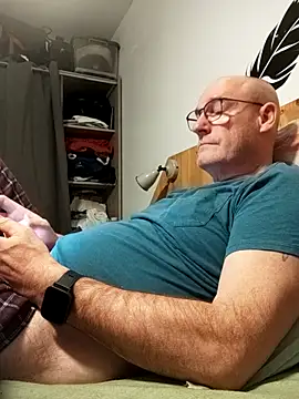 Snapshot of bogland33 chatting on February 3, 2026, 7:19 pm bogland33 online show from February 3, 2026, 7:19 pm