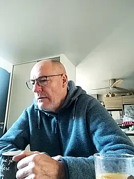 bogland33 online show from March 21, 2026, 9:03 am