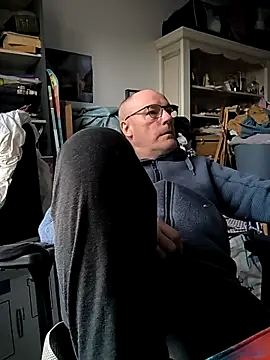 bogland33 online show from March 28, 2026, 10:05 am