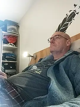 bogland33 online show from October 29, 2025, 8:08 pm