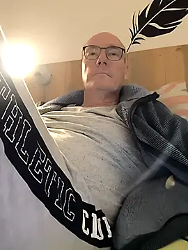 bogland33 online show from September 15, 2025, 7:58 pm