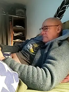 Snapshot of bogland33 chatting on March 1, 2026, 7:25 pm bogland33 online show from March 1, 2026, 7:25 pm