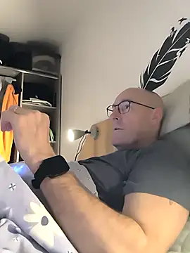 bogland33 online show from December 18, 2025, 5:39 pm