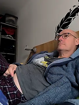 bogland33 online show from October 29, 2025, 8:02 am