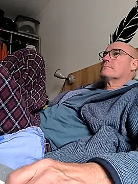 bogland33 online show from September 25, 2025, 4:46 pm