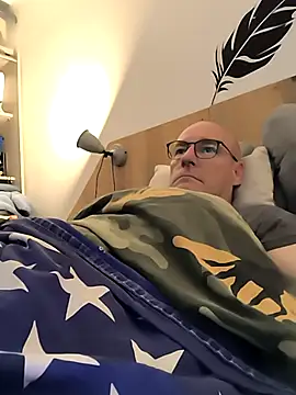 bogland33 online show from September 22, 2025, 9:10 pm