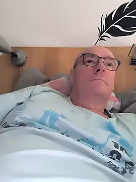 bogland33 online show from September 14, 2025, 2:17 pm