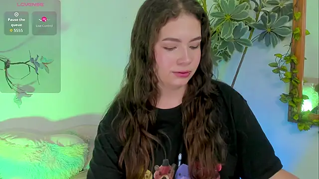 KarenPautt online show from March 17, 2026, 5:27 pm