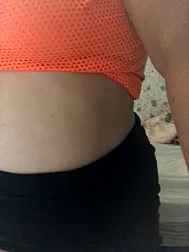 Snapshot of ahross chatting on November 12, 2025, 9:57 am ahross online show from November 12, 2025, 9:57 am