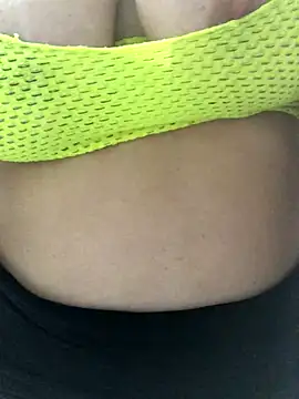 Snapshot of ahross chatting on November 28, 2025, 9:31 am ahross online show from November 28, 2025, 9:31 am