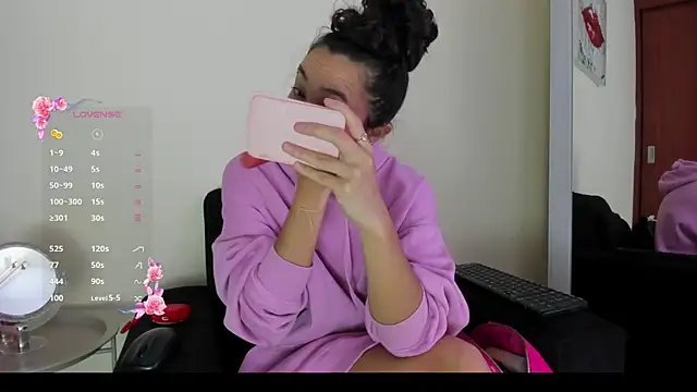 its  angelica  online show from October 1, 2025, 8:24 pm