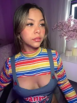 tuckersabrina online show from October 18, 2025, 12:07 pm