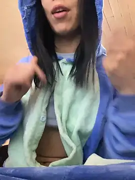 kittyprettybby online show from April 25, 2026, 3:09 pm