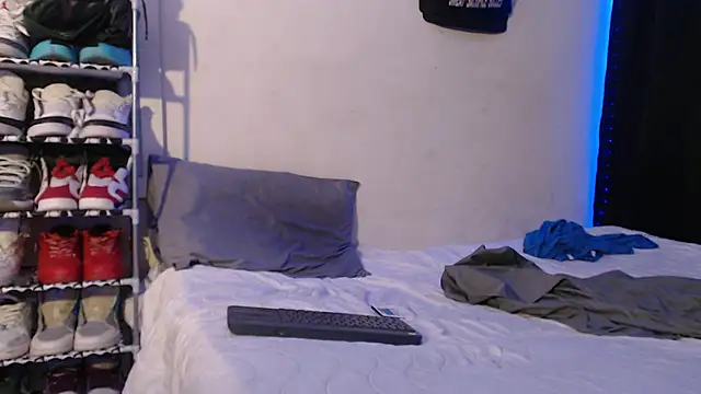 Snapshot of Alid_17 chatting on February 7, 2025, 9:05 am Alid 17 online show from February 7, 2025, 9:05 am