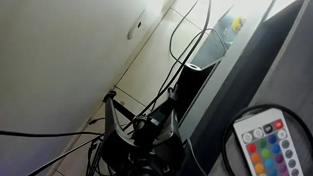 Snapshot of Alid_17 chatting on October 18, 2025, 7:27 pm Alid 17 online show from October 18, 2025, 7:27 pm