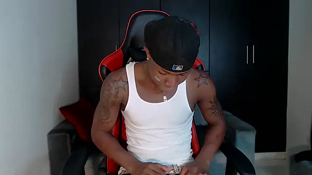 Snapshot of Alid_17 chatting on March 1, 2025, 6:43 pm Alid 17 online show from March 1, 2025, 6:43 pm