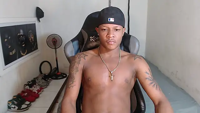 Snapshot of Alid_17 chatting on December 22, 2024, 8:14 pm Alid 17 online show from December 22, 2024, 8:14 pm