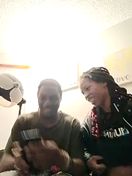 lightskinnbrazzy online show from March 18, 2025, 5:02 am