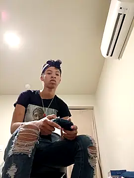lightskinnbrazzy online show from February 11, 2025, 7:54 am