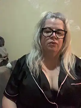 Snapshot of curvy-Ruby-Uk chatting on January 8, 2025, 7:55 am curvy-Ruby-Uk online show from January 8, 2025, 7:55 am