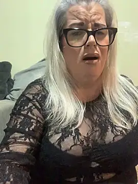Snapshot of curvy-Ruby-Uk chatting on January 6, 2025, 9:11 pm curvy-Ruby-Uk online show from January 6, 2025, 9:11 pm