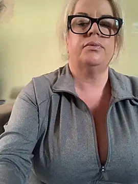 Snapshot of curvy-Ruby-Uk chatting on February 26, 2025, 4:38 pm curvy-Ruby-Uk online show from February 26, 2025, 4:38 pm