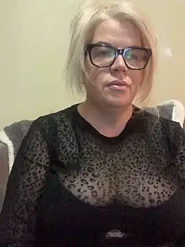 Snapshot of curvy-Ruby-Uk chatting on February 1, 2025, 10:12 pm curvy-Ruby-Uk online show from February 1, 2025, 10:12 pm