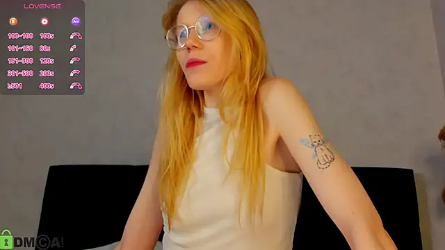 Esme Runn online show from May 14, 2026, 3:14 am