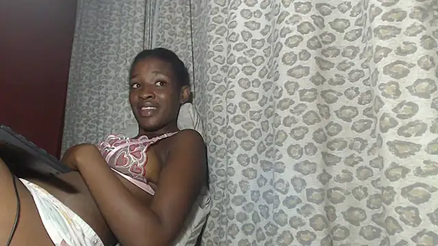 SexyRed18 online show from March 21, 2025, 8:40 pm