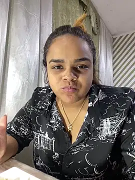 Evabigass online show from February 4, 2026, 9:54 pm