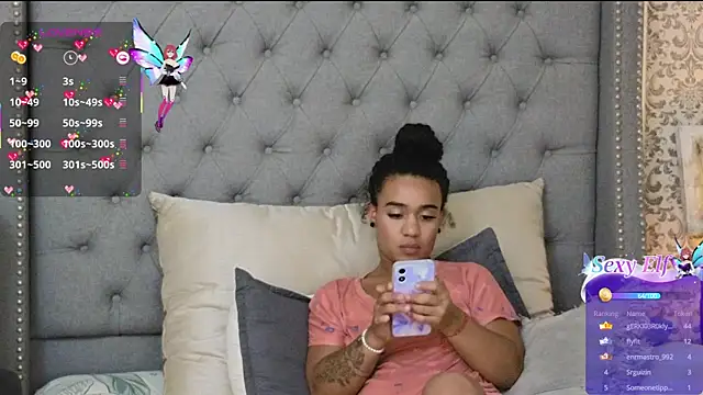 evafoxs online show from March 23, 2025, 2:26 am