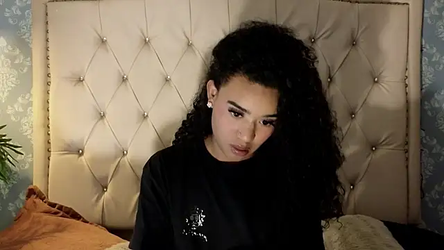 evafoxs online show from September 27, 2025, 12:28 am