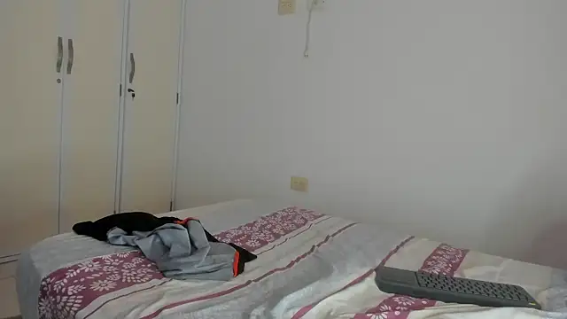 Snapshot of enzo_sloran chatting on November 19, 2025, 12:27 pm enzo sloran online show from November 19, 2025, 12:27 pm