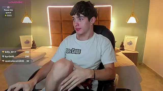 AlejooTwink online show from November 19, 2025, 6:24 am