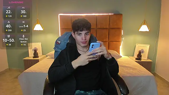 AlejooTwink online show from November 4, 2025, 1:20 am