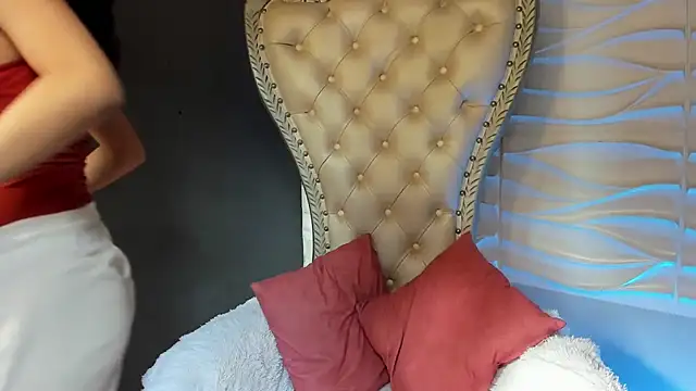 Snapshot of Layla_707 chatting on May 19, 2026, 8:49 pm Layla 707 online show from May 19, 2026, 8:49 pm