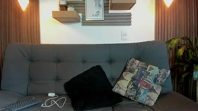 Layla 707 online show from October 10, 2025, 10:21 pm