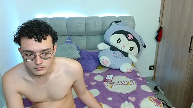 Kylie martinez online show from April 13, 2026, 4:38 am