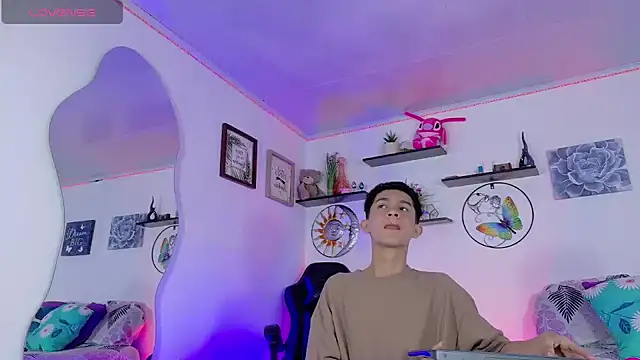 Noah tyler  online show from October 2, 2025, 7:06 pm