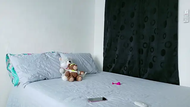 Noah tyler  online show from November 25, 2025, 5:35 pm